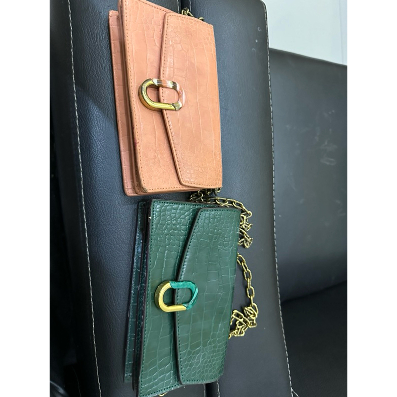 preloved tas charles and keith warna pink and green