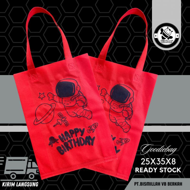 

READY STOCK GOODIEBAG ULTAH BIRTHDAY MOTIF ASTRONOT UNIK MUAT JAJAN BANYAK SIAP KIRIM PRESS TALI 25X35X8