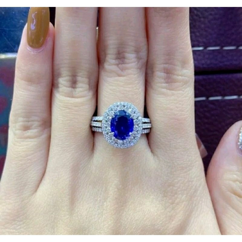 cincin emas putih dengan permata warna biru
