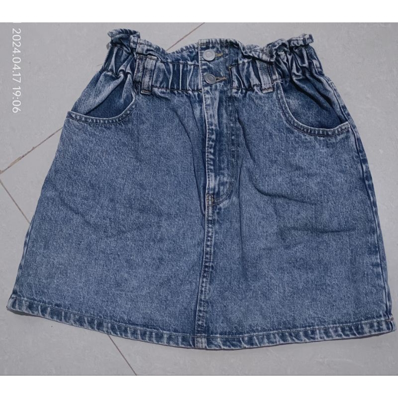 Preloved Skirt by WEGO