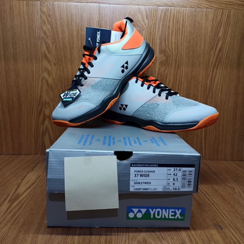 Sepatu Badminton Yonex SHB 37 EX (Light Grey)