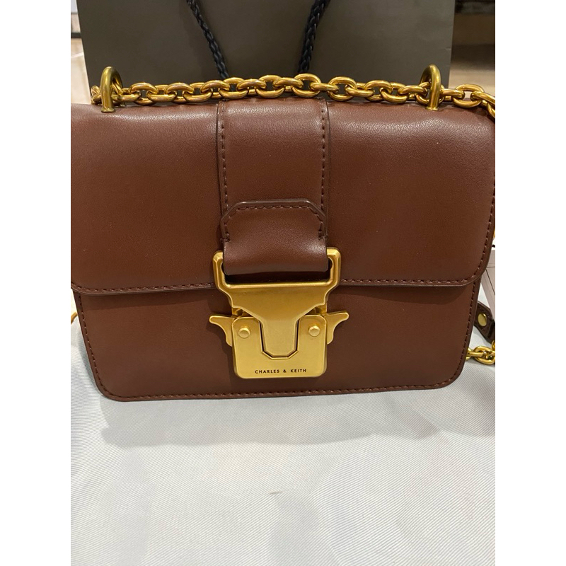 Tas Preloved Charles & Keith