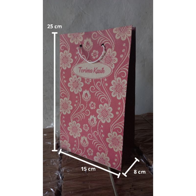 

Paperbag batik motif terima kasih ukuran 15cm×25cm×8cm