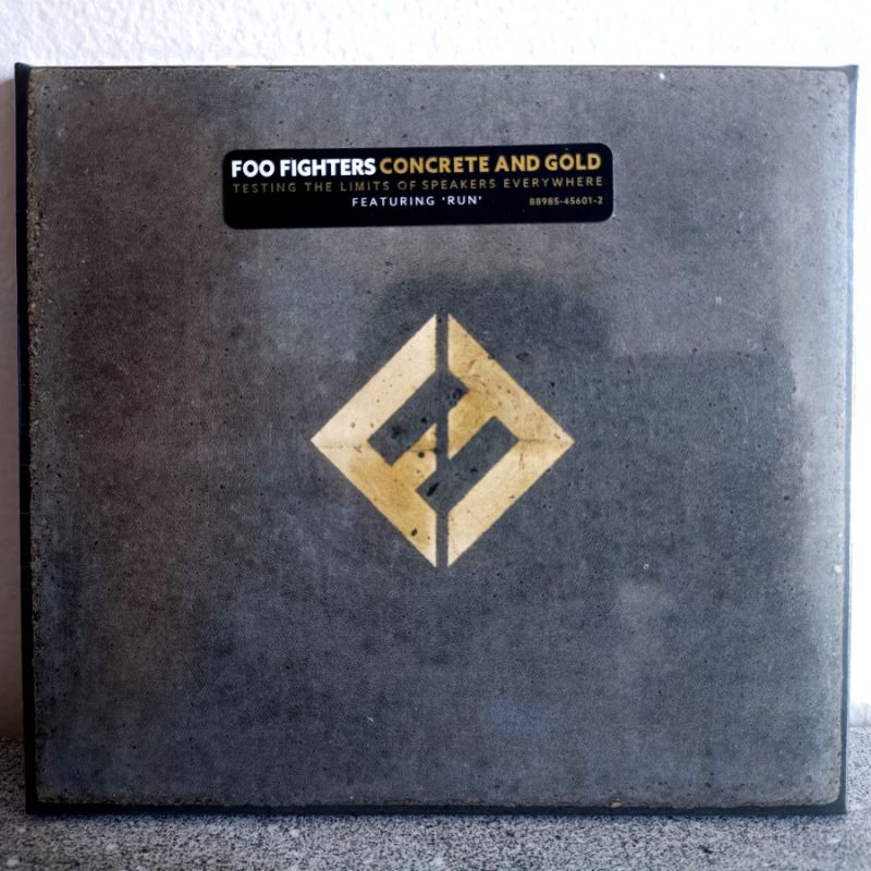 CD Foo Fighters Concrete and Gold Original 1CD
