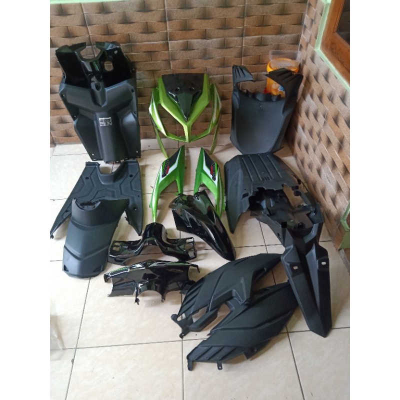 FULL BODY HALUS KASAR VARIO TECHNO 110 KARBU HIJAU HITAM