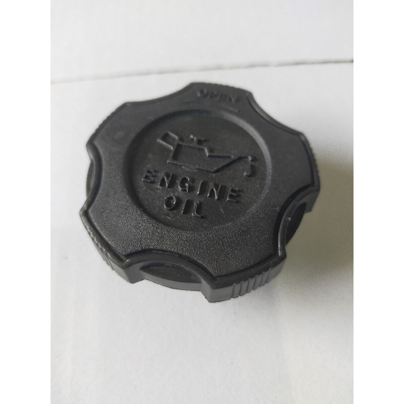 Tutup oli mesin/Cup oil Suzuki Carry extra/ Carry 1.0