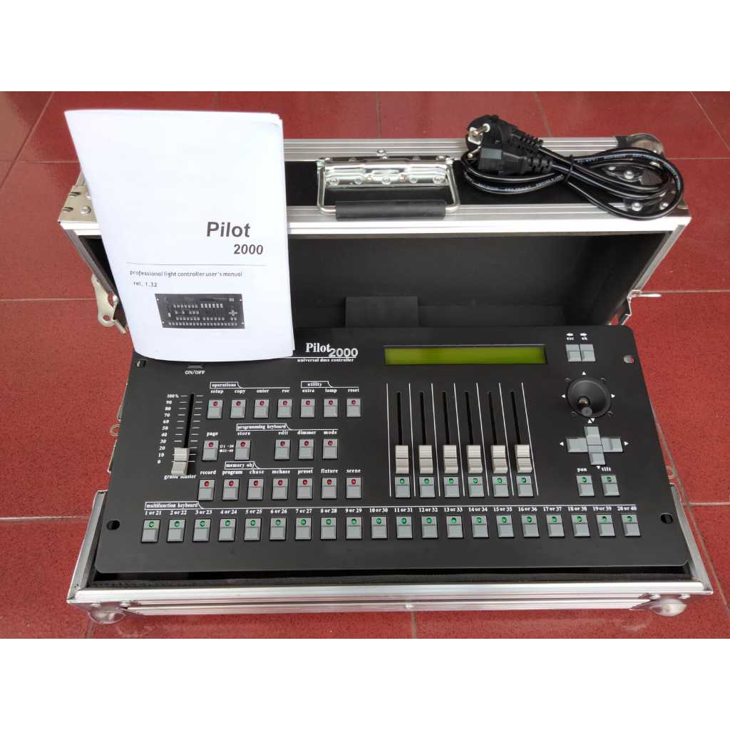 Mixer Pilot 2000 + hardcase layar kuning SkyArt