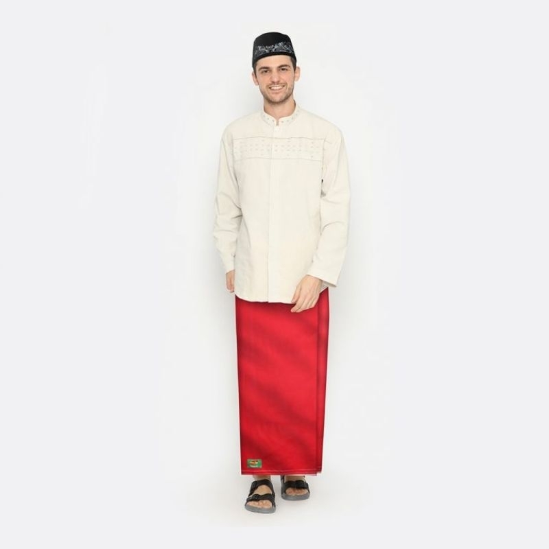 SARUNG ATLAS FAVORIT WARNA MERAH POLOS