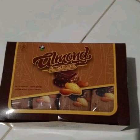 

coklat Almond Tobelo 1 pak isi 20pcs.