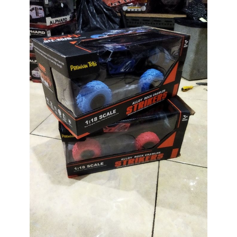 oketoys mainan remote mobil offroad RC strikers alloy rock crawler
