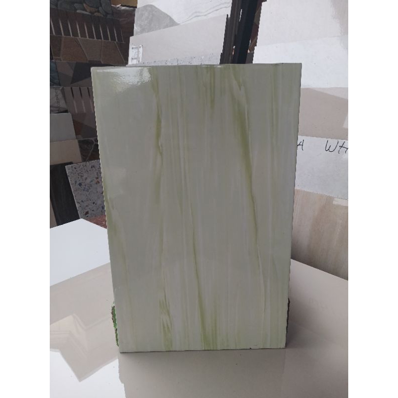 Keramik dinding ukuran 25x40 warna hijau acacia green merk uno