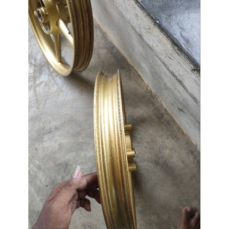 velg V rossi copy rcb mx king ukuran d/160 b/215 kondisi lecet pemakean