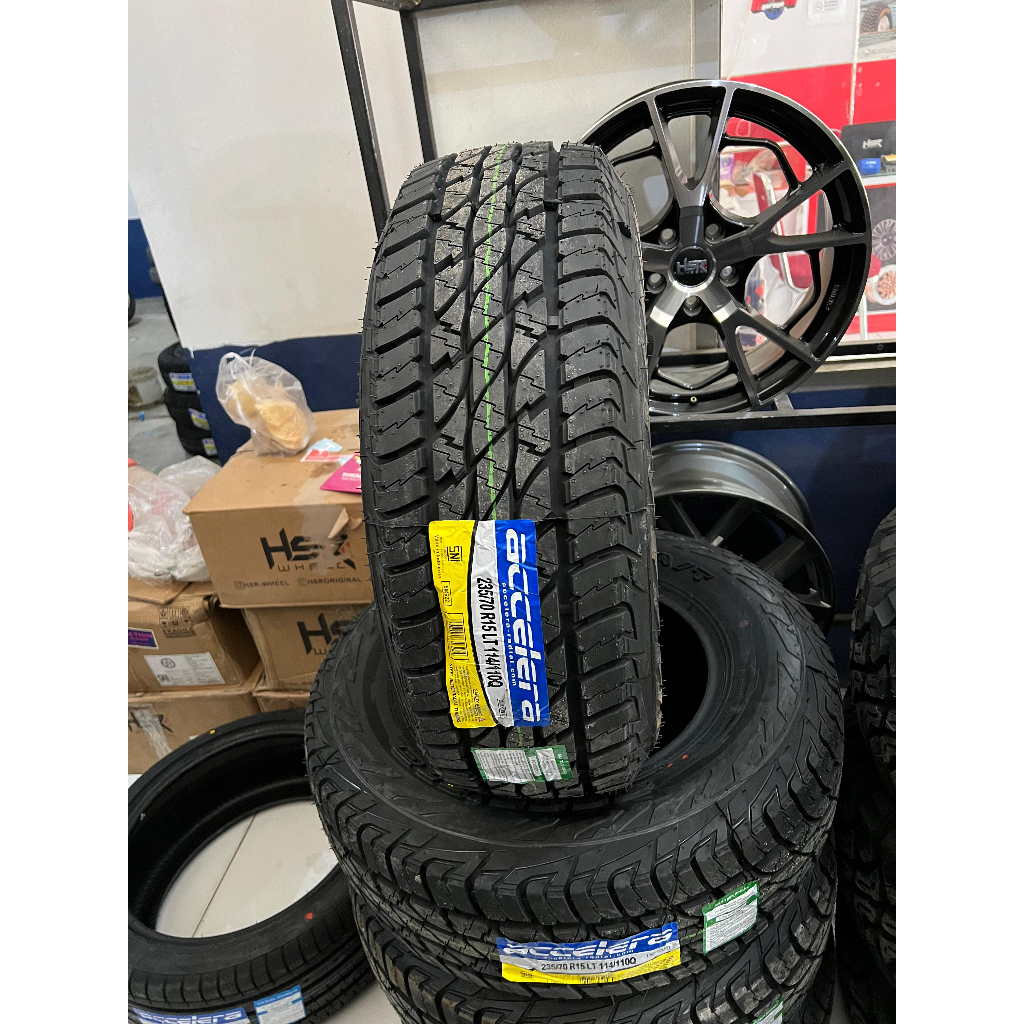 Ban mobil terios rush 235 70 R15 accelera