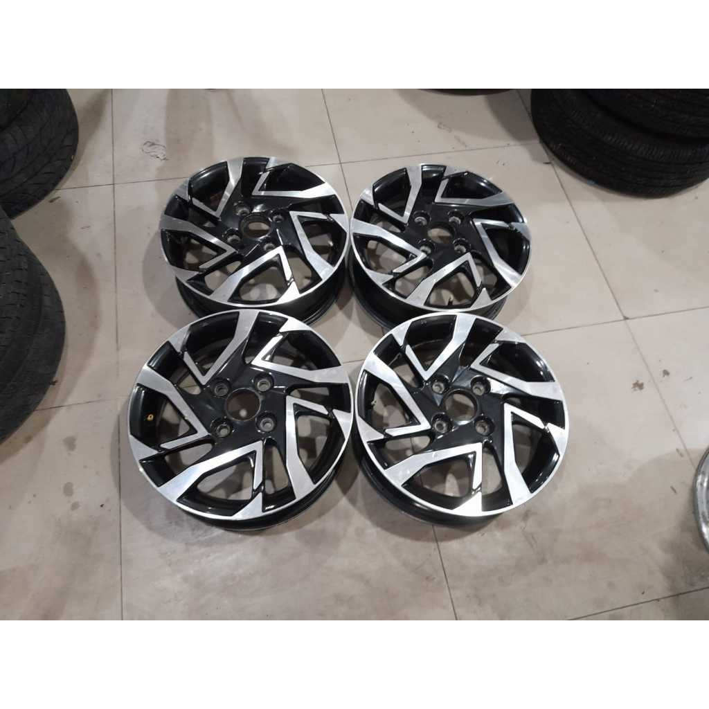VELG MOBIL BEKAS R15 BAUT 4 REP AVANZA R15X5 4X114 ET45