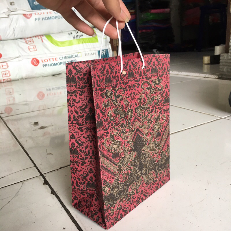 

Paperbag Mini 15x20 Batik/Motif isi 12tas (Lusin)