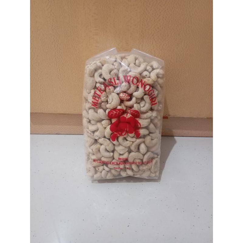 

kacang Mede mentah 1kg