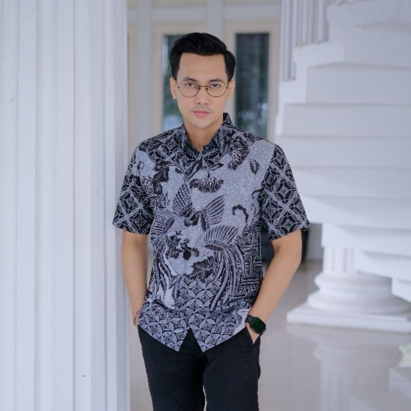Kemeja Batik Pria Lengan Pendek Motif Peksi Abu Baju batik lengan pendek original slimfit bahan katu