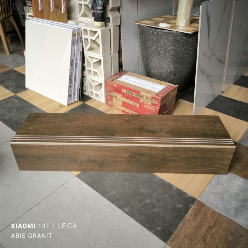 Granit tangga Bisa REQUEST ukuran motif kayu indogress brown elmwood