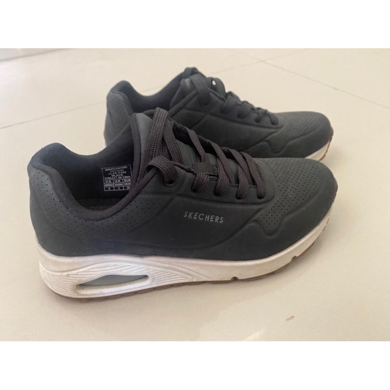 Sepatu Skechers Hitam