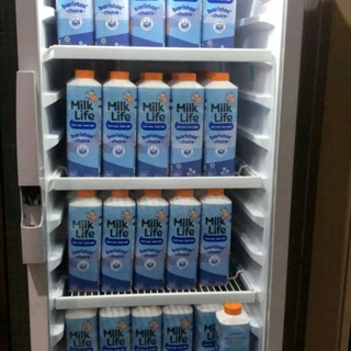 

Milk Life Fresh Milk 1000ml / 1liter Plain 1 DUS ISI 12 tidak bisa luar kota