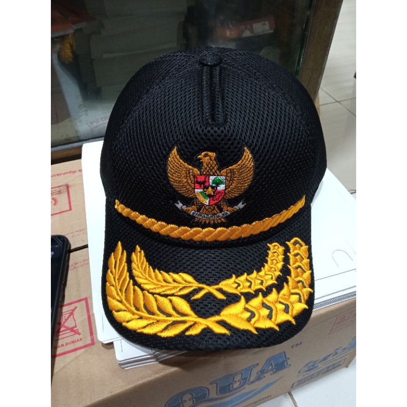 Topi jaring garuda hitam