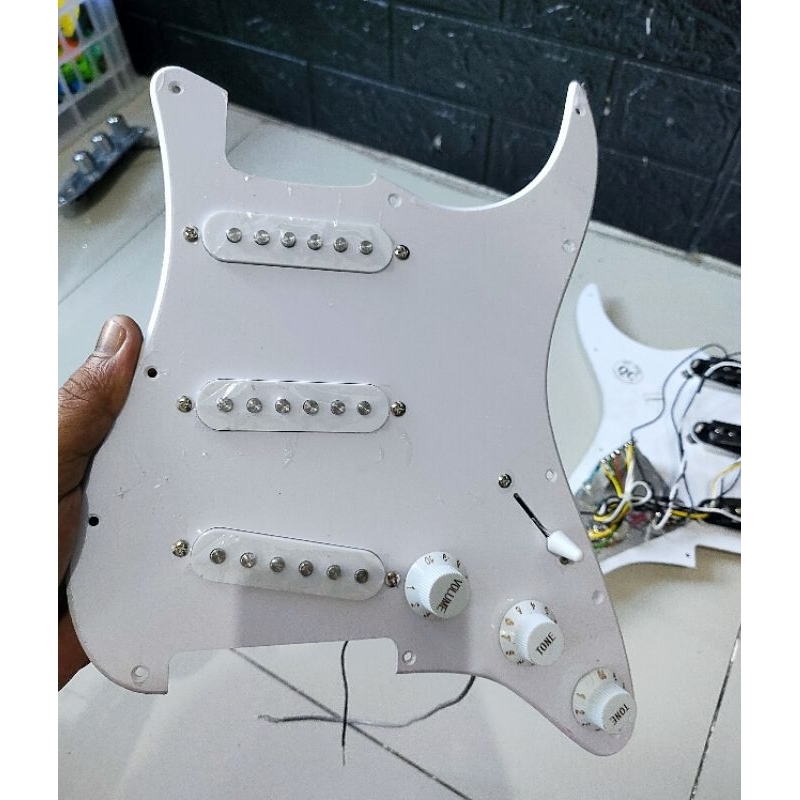 Pickguard Wiring electronic Fender Stratocaster Affinity Original