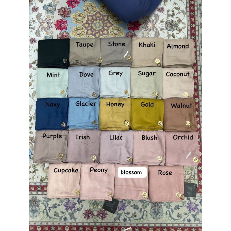 SCARF NARAYA LOGO GANTUNG