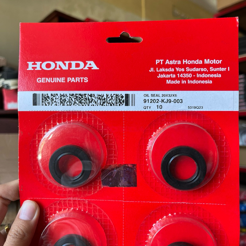 Oil Seal Untuk BeAT Fl, Spacy, Spacy Fl, Vario 110 eSP, Vario 110 Karbu & New Scoopy eSP (K16)