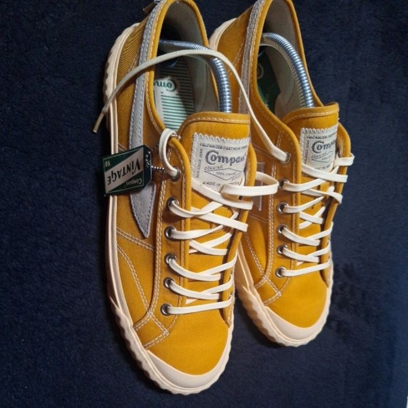 Sepatu Compass Size 43