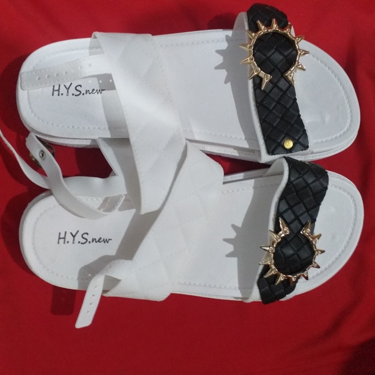 H.Y.S New 1588 ,Sandal Cewek ,Bahan Karet
