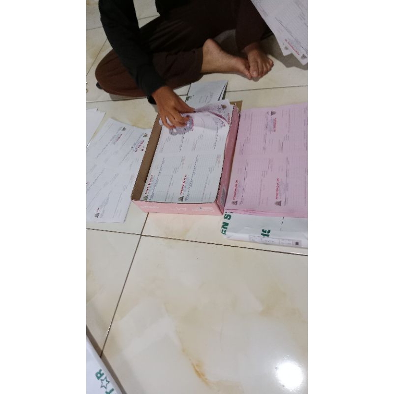 

Nota Custom Warna dan Bw Proses Cepat