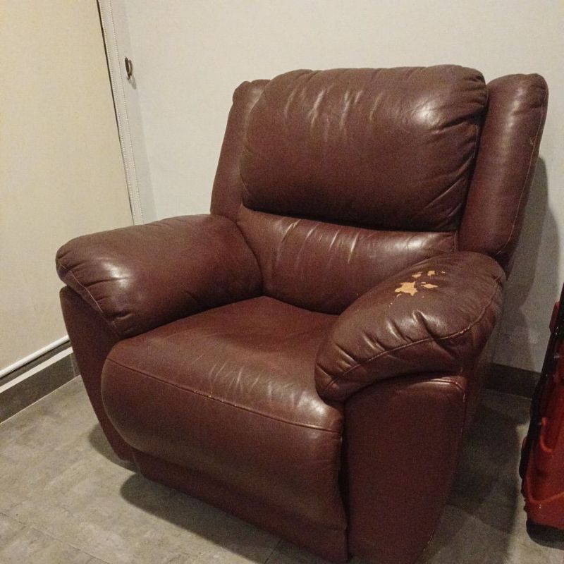 Kursi Recliner