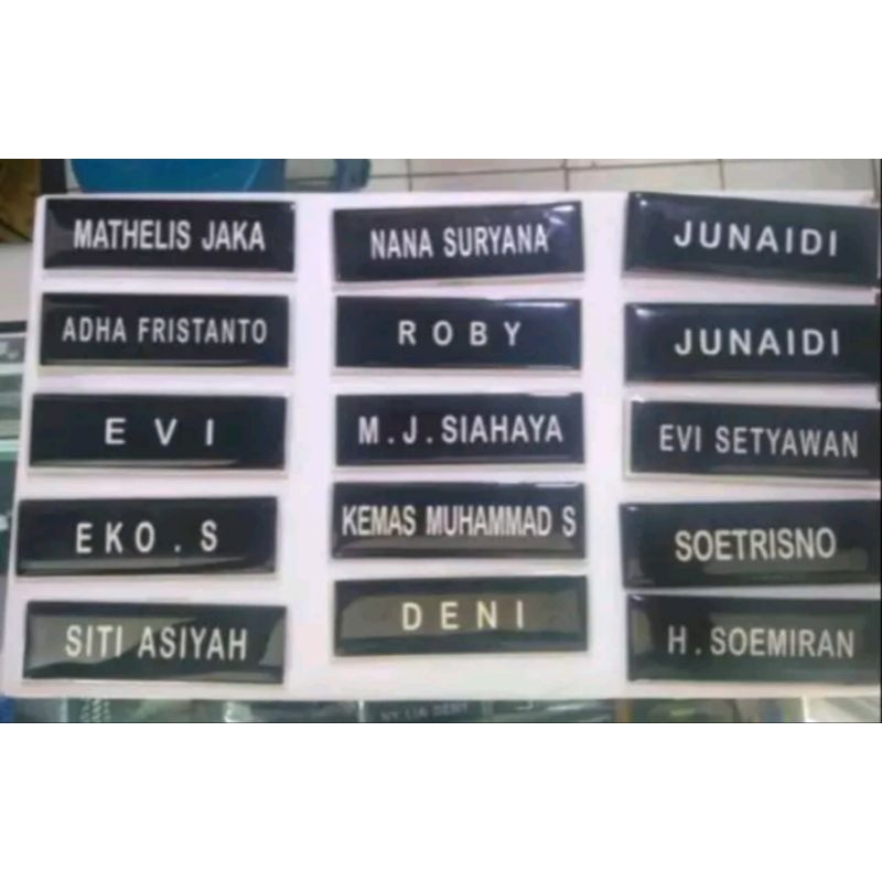 

Name tag/ papan nama