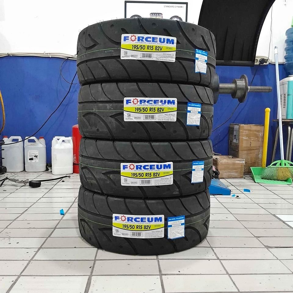Ban semislick ring 15 ukuran 195 50 R15 FORCEUM EXP SPORT