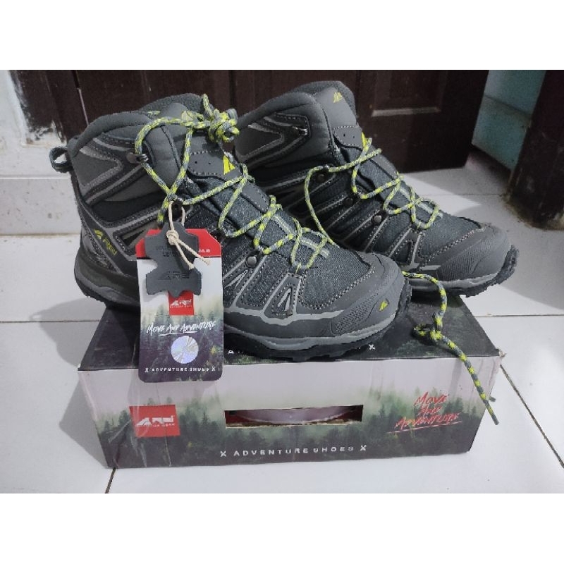 Sepatu Outdoor Arizona Arei