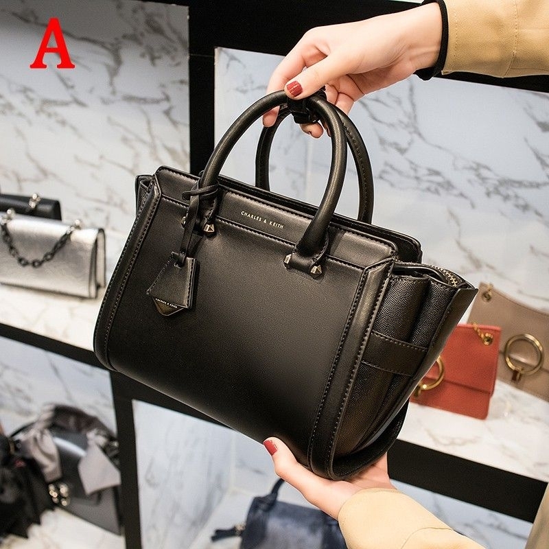 CK Trapeze Top Handle Bag 1SSm