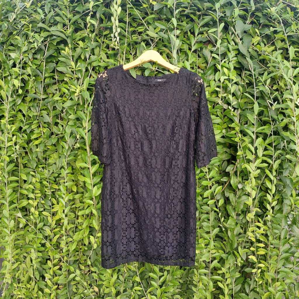 [Preloved] Dress Brokat Hitam