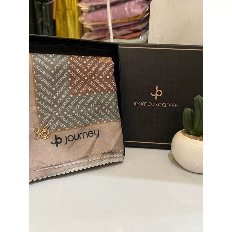 Box Journey Scarves Hitam Box JP