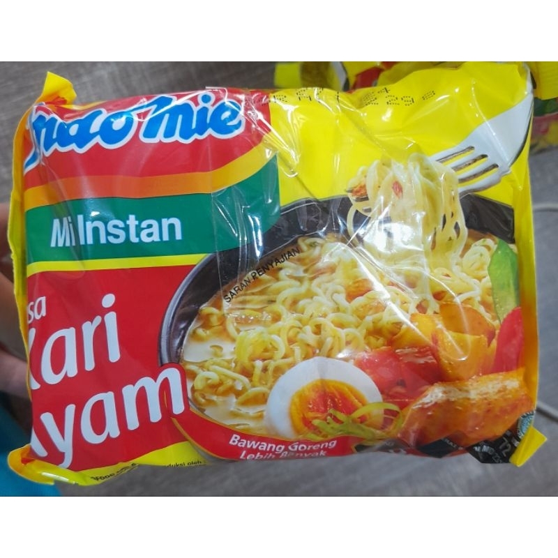 

Paket indomie kari ayam (1 bandel isi 5 pcs)