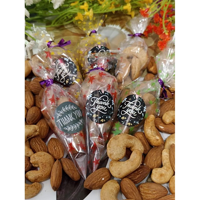 

snack souvenir kacng mete matang dan almond panggang