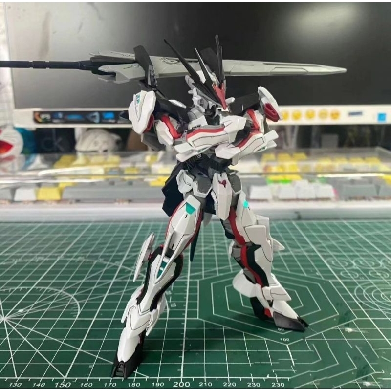 Model Kit HG 1/144 Load Astray Lord Omega by Wei Mei