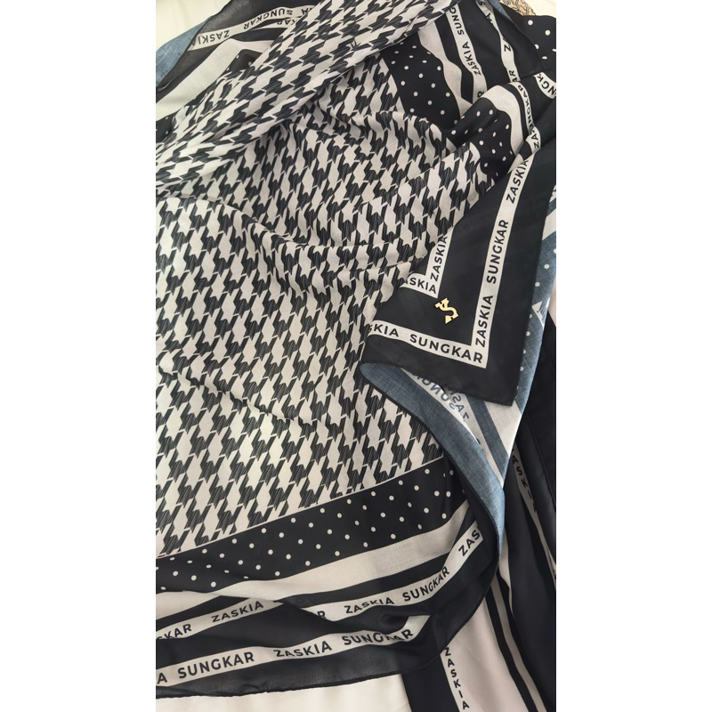 ZASKIA SUNGKAR scarf, jilbab voal preloved