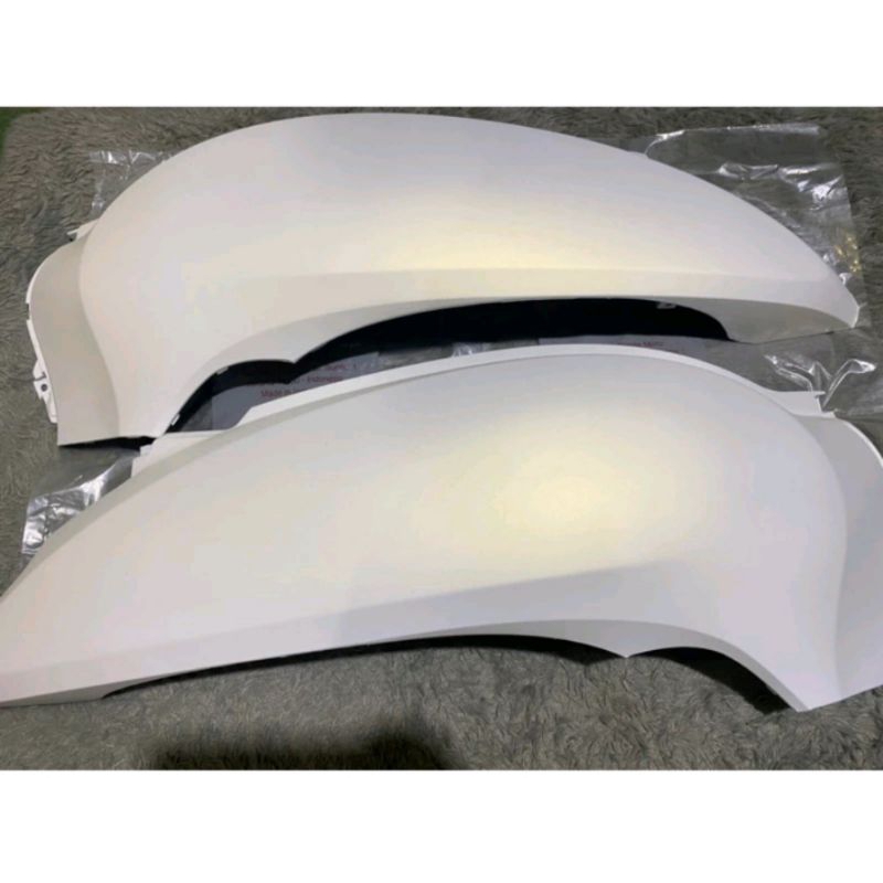 cover body putih dof mutiara bagian belakang honda scoopy k2f 2020-sekarang