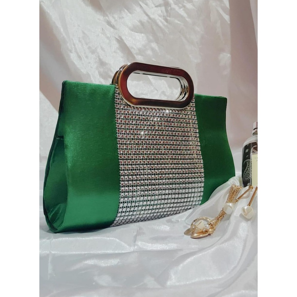 ART R47A TAS SATIN AZKIA MODEL CLUCTH DAN SELEMPANG BAHAN SATIN HALUS cOCOK NUAT KE PESTA ATAU WISUD