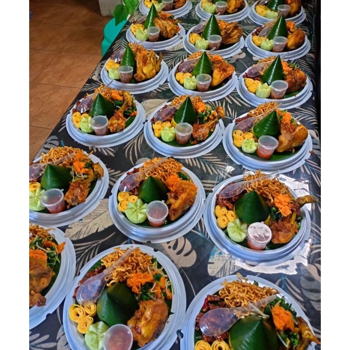 

77 paket nasi tumpeng mini dan bento karakter gratis stikerkartu ucapan halal dan murah