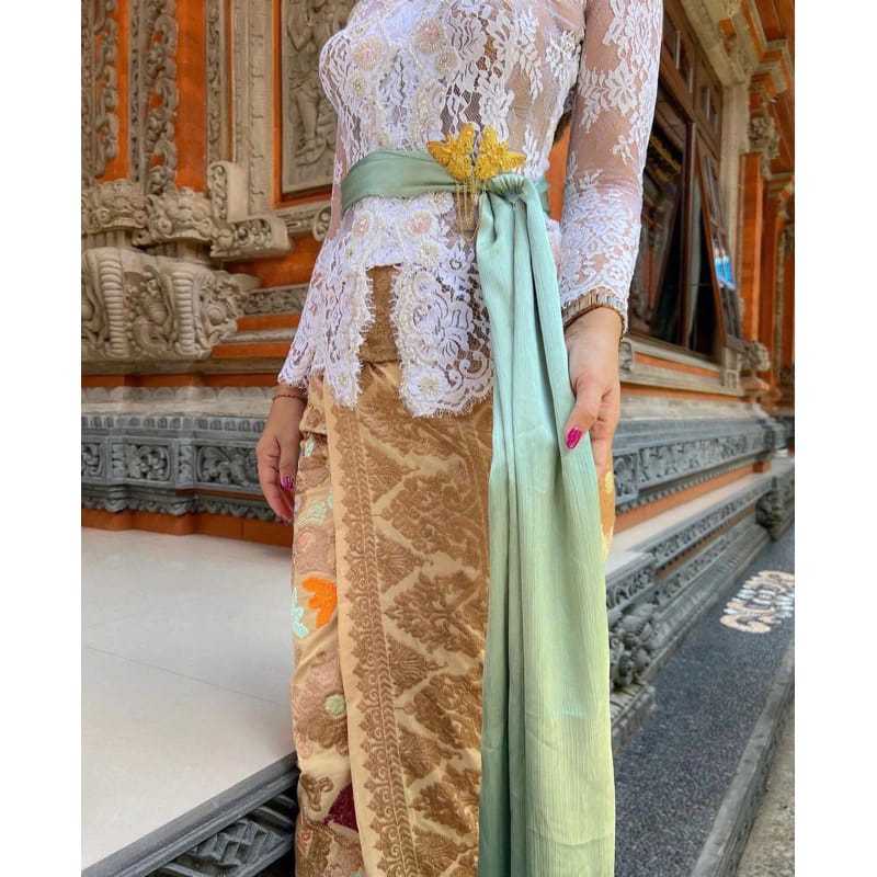Selendang Silk Metalik Panjang 2,5 Meter untuk Tampilan Berkilau