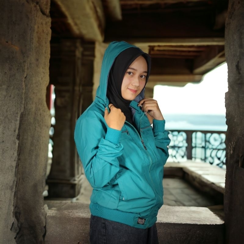 Jaket Wanita Parasut Tebal Waterproof Kekinian