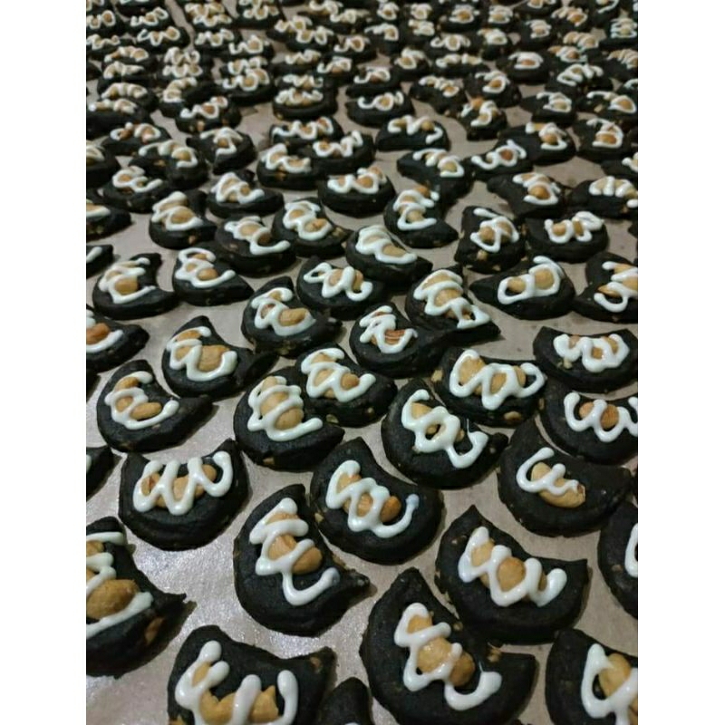 

CHOCO MOONLIGHT KUE LEBARAN TAHUN BARU HOME MADE TOPLES