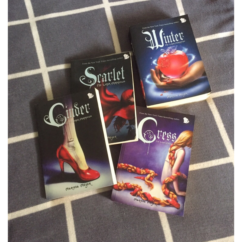 Novel The Lunar Chronicles by Marissa Meyer Cinder Scarlet Cress Winter