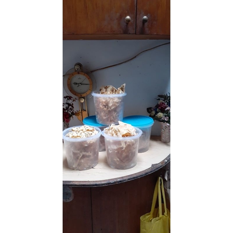 

peyek kacang, rebon, kacang ijo